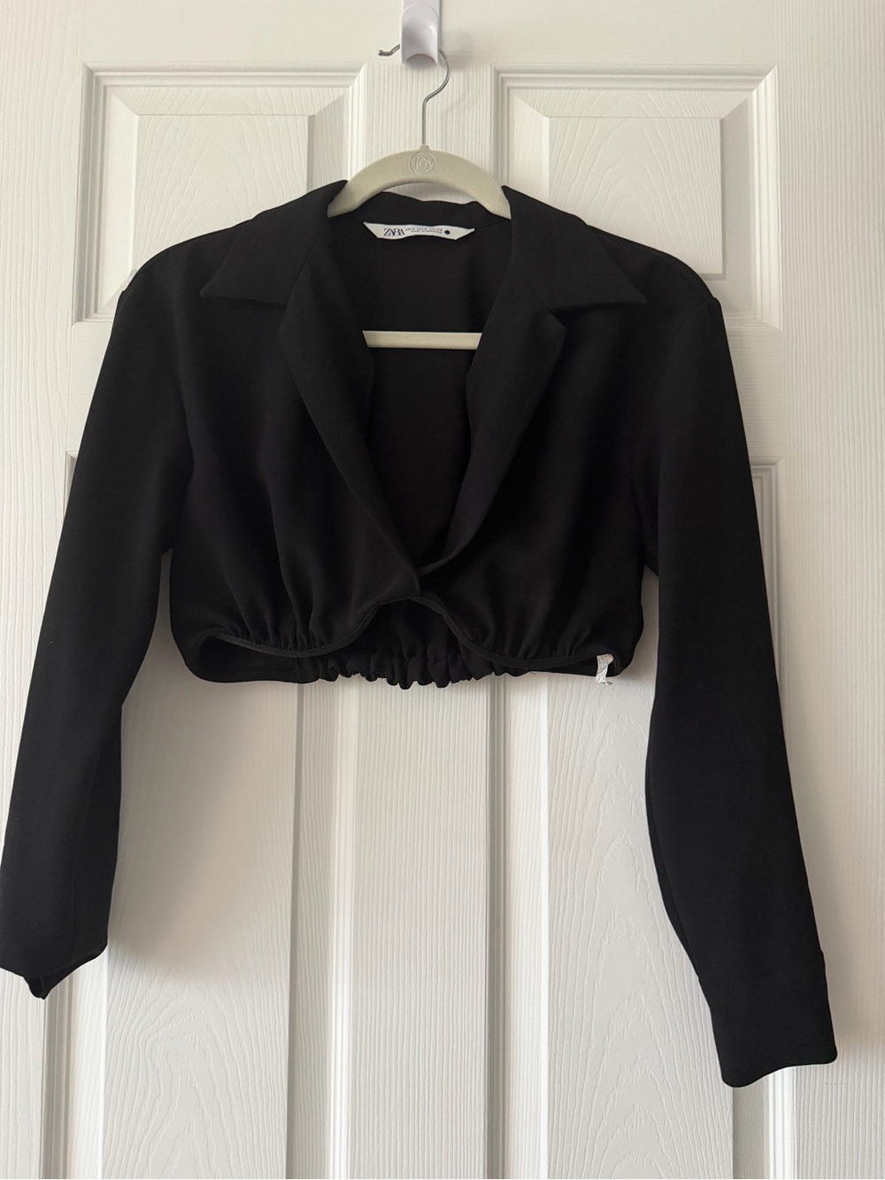 Zara crop top 
Black! Size small 
Never used